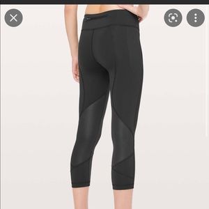 LULULEMON PACE RIVAL CROP 22” size 2